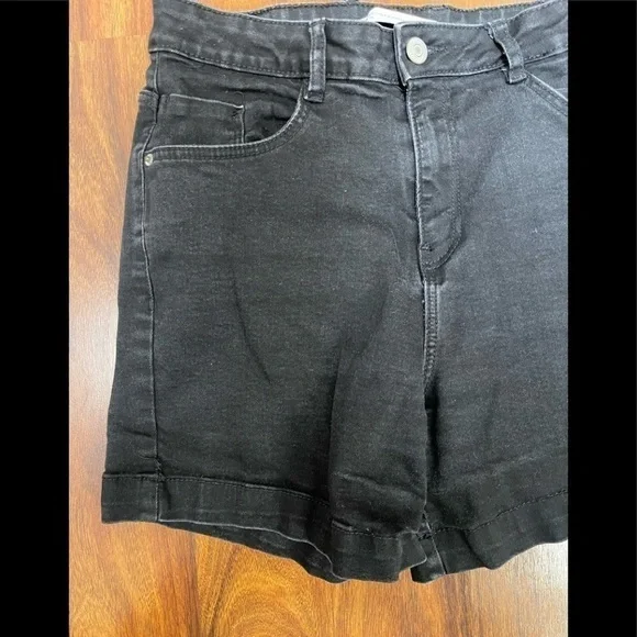 🖤 Zara High Rise Cuffed Denim Shorts - Picture 4 of 8
